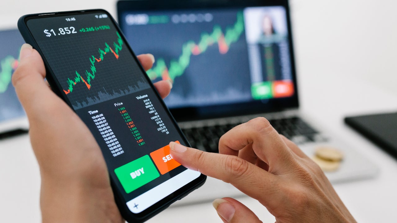 low fee blockchain stock trading